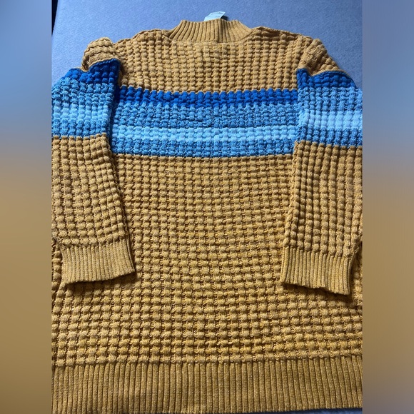 NWT Urban Outfitters BDG Sweater Women’s Medium Max Oversized Waffle Knit Gold - Picture 2 of 8